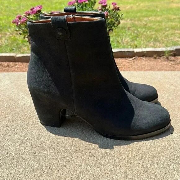 Gentle Souls Booties - Picture 3 of 11